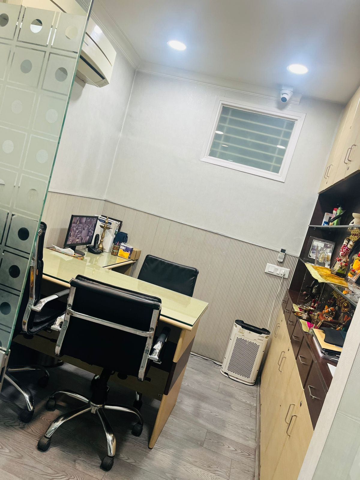  4dc8fa50-6445-4b01-b33e-2272f6a1c1f0_r d traders 